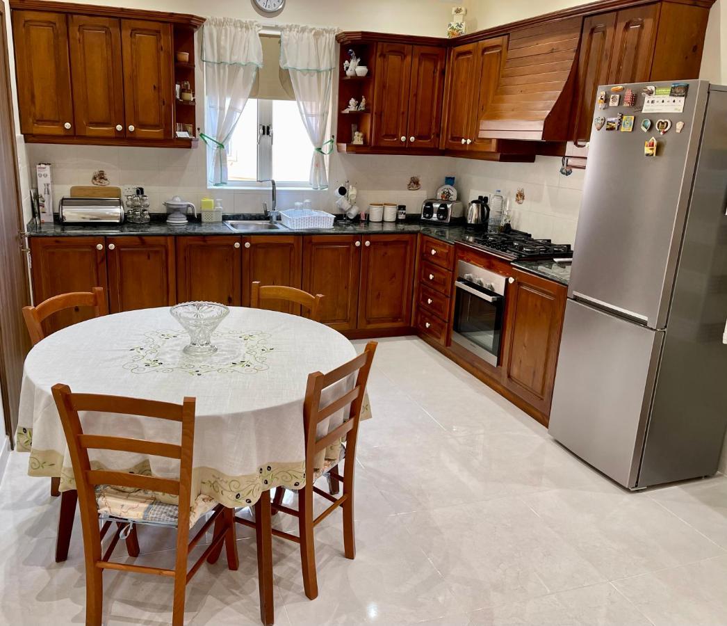 Sunrise Apt Near Beach Smarttv & Netflix Birżebbuġa エクステリア 写真